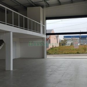 Pavilhão com 360m², no bairro São Giácomo em Caxias do Sul para Alugar