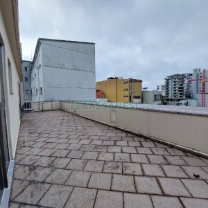 Sala com 82m², no bairro Centro em Caxias do Sul para Alugar