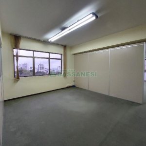 Sala com 82m², no bairro Centro em Caxias do Sul para Alugar
