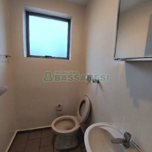 Sala com 82m², no bairro Centro em Caxias do Sul para Alugar