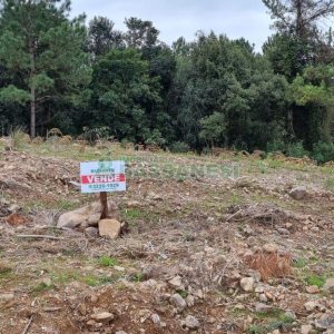 Terreno com 360m², no bairro Parada Cristal em Caxias do Sul para Comprar