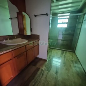 Apto/Cobertura com 540m², 3 dormitórios, 2 vagas, no bairro Centro em Caxias do Sul para Alugar