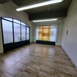 Loja com 115m², 2 vagas, no bairro Cristo Redentor em Caxias do Sul para Alugar