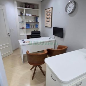 Sala com 61m², no bairro Centro em Caxias do Sul para Comprar