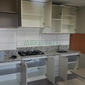 Apartamento com 40m², 2 dormitórios, 1 vaga, no bairro Petrópolis em Caxias do Sul para Comprar