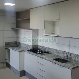 Apartamento com 40m², 2 dormitórios, 1 vaga, no bairro Petrópolis em Caxias do Sul para Comprar