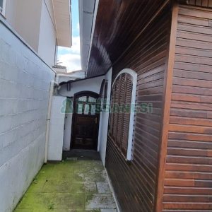 Casa com 108m², 3 dormitórios, 2 vagas, no bairro Moinhos de Vento em Caxias do Sul para Comprar