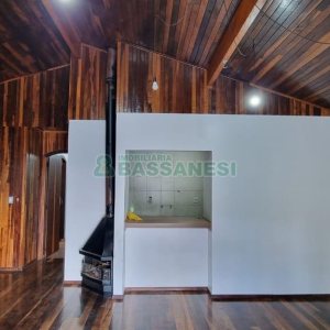 Casa com 108m², 3 dormitórios, 2 vagas, no bairro Moinhos de Vento em Caxias do Sul para Comprar