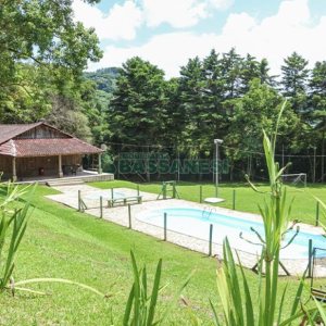 Terreno com 950m², no bairro Linha 40 em Caxias do Sul para Comprar