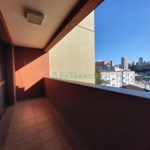 Kitinete com 40m², 1 dormitório, no bairro Centro em Caxias do Sul para Alugar