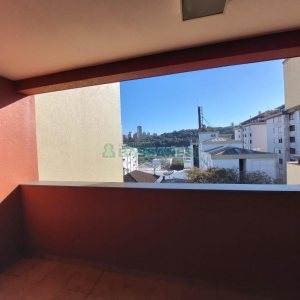 Kitinete com 40m², 1 dormitório, no bairro Centro em Caxias do Sul para Alugar