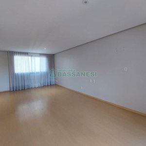 Kitinete com 40m², 1 dormitório, no bairro Centro em Caxias do Sul para Alugar