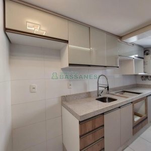 Kitinete com 40m², 1 dormitório, no bairro Centro em Caxias do Sul para Alugar