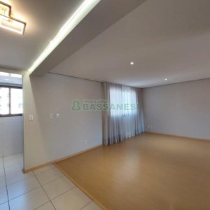 Kitinete com 40m², 1 dormitório, no bairro Centro em Caxias do Sul para Alugar