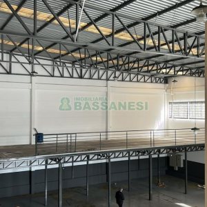 Pavilhão com 747m², no bairro Santa Lúcia em Caxias do Sul para Alugar