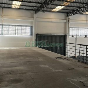 Pavilhão com 747m², no bairro Santa Lúcia em Caxias do Sul para Alugar