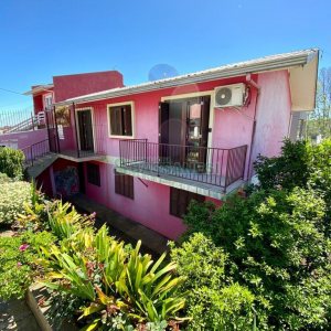 Casa com 136m², 6 dormitórios, 2 vagas, no bairro Santa Lúcia em Caxias do Sul para Comprar