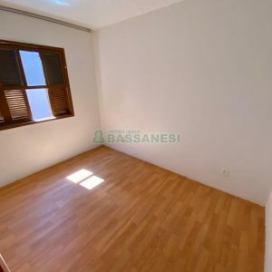 Casa com 136m², 6 dormitórios, 2 vagas, no bairro Santa Lúcia em Caxias do Sul para Comprar
