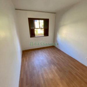 Casa com 136m², 6 dormitórios, 2 vagas, no bairro Santa Lúcia em Caxias do Sul para Comprar