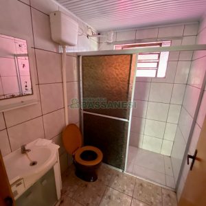 Casa com 136m², 6 dormitórios, 2 vagas, no bairro Santa Lúcia em Caxias do Sul para Comprar