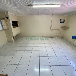 Casa com 136m², 6 dormitórios, 2 vagas, no bairro Santa Lúcia em Caxias do Sul para Comprar