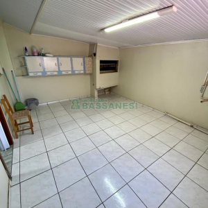 Casa com 136m², 6 dormitórios, 2 vagas, no bairro Santa Lúcia em Caxias do Sul para Comprar