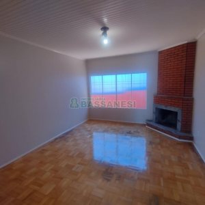 Casa com 240m², 3 dormitórios, 1 vaga, no bairro Rio Branco em Caxias do Sul para Comprar