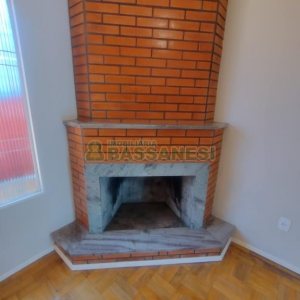 Casa com 240m², 3 dormitórios, 1 vaga, no bairro Rio Branco em Caxias do Sul para Comprar