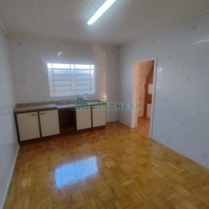 Casa com 240m², 3 dormitórios, 1 vaga, no bairro Rio Branco em Caxias do Sul para Comprar