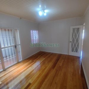 Casa com 240m², 3 dormitórios, 1 vaga, no bairro Rio Branco em Caxias do Sul para Comprar