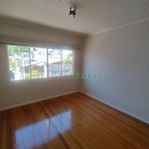 Casa com 240m², 3 dormitórios, 1 vaga, no bairro Rio Branco em Caxias do Sul para Comprar