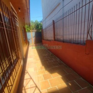 Casa com 240m², 3 dormitórios, 1 vaga, no bairro Rio Branco em Caxias do Sul para Comprar