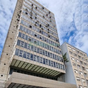 Sala com 180m², no bairro Centro em Caxias do Sul para Alugar