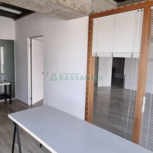 Sala com 180m², no bairro Centro em Caxias do Sul para Alugar