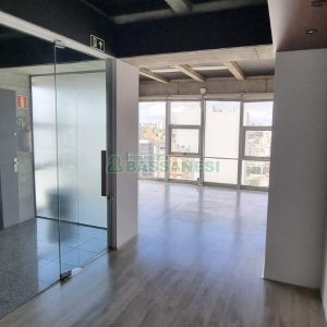 Sala com 180m², no bairro Centro em Caxias do Sul para Alugar