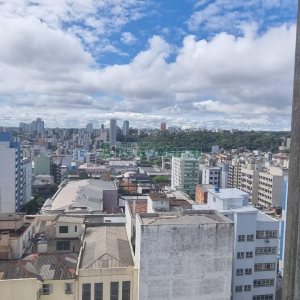 Sala com 180m², no bairro Centro em Caxias do Sul para Alugar