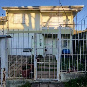 Sobrado com 90m², 2 dormitórios, 1 vaga, no bairro São Victor COHAB em Caxias do Sul para Comprar