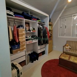 Sobrado com 90m², 2 dormitórios, 1 vaga, no bairro São Victor COHAB em Caxias do Sul para Comprar