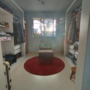 Sobrado com 90m², 2 dormitórios, 1 vaga, no bairro São Victor COHAB em Caxias do Sul para Comprar