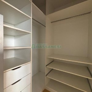 Apartamento com 230m², 3 dormitórios, 2 vagas, no bairro Santa Catarina em Caxias do Sul para Alugar