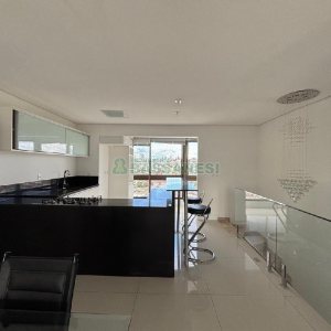 Apartamento com 230m², 3 dormitórios, 2 vagas, no bairro Santa Catarina em Caxias do Sul para Alugar