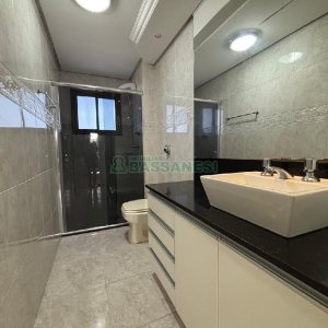 Apartamento com 230m², 3 dormitórios, 2 vagas, no bairro Santa Catarina em Caxias do Sul para Alugar