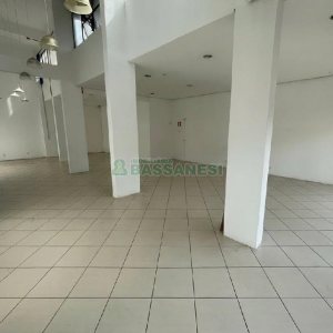 Loja com 130m², no bairro São Pelegrino em Caxias do Sul para Alugar