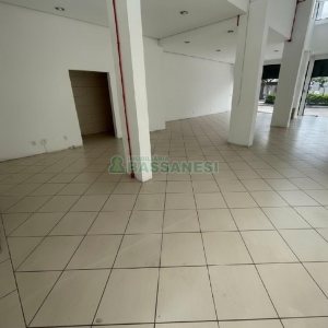 Loja com 130m², no bairro São Pelegrino em Caxias do Sul para Alugar