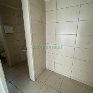 Loja com 130m², no bairro São Pelegrino em Caxias do Sul para Alugar