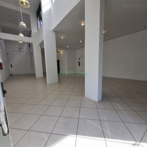 Loja com 130m², no bairro São Pelegrino em Caxias do Sul para Alugar