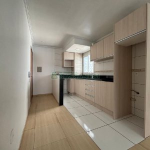 Apartamento com 67m², 2 dormitórios, 1 vaga, no bairro Vinhedos em Caxias do Sul para Alugar