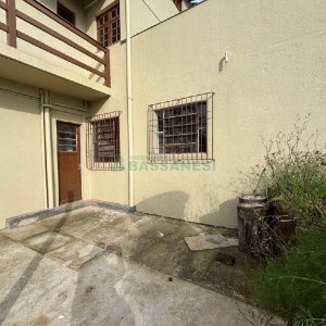 Casa com 72m², 2 dormitórios, 1 vaga, no bairro Pioneiro em Caxias do Sul para Alugar