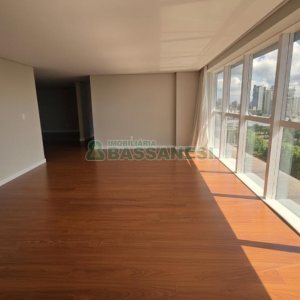Apartamento com 178m², 3 dormitórios, 3 vagas, no bairro Centro em Caxias do Sul para Comprar