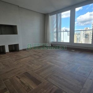 Apartamento com 178m², 3 dormitórios, 3 vagas, no bairro Centro em Caxias do Sul para Comprar